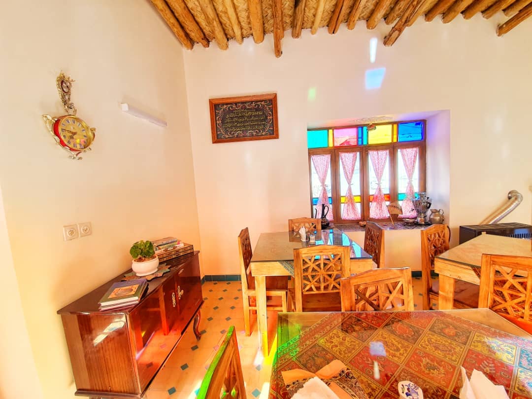 اجاره اتاق سنتی دوتخته غیرمستر در لطفعلی خان زند شیراز - مهبانو