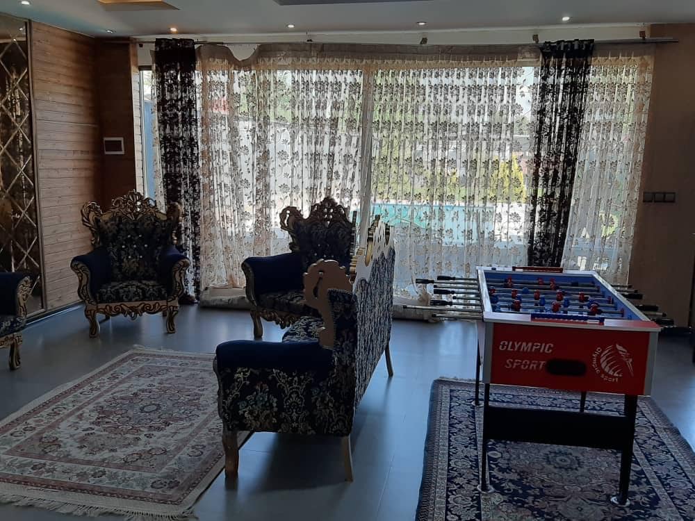 اجاره باغ با استخر آبگرم در شهرک آرتی کردان 