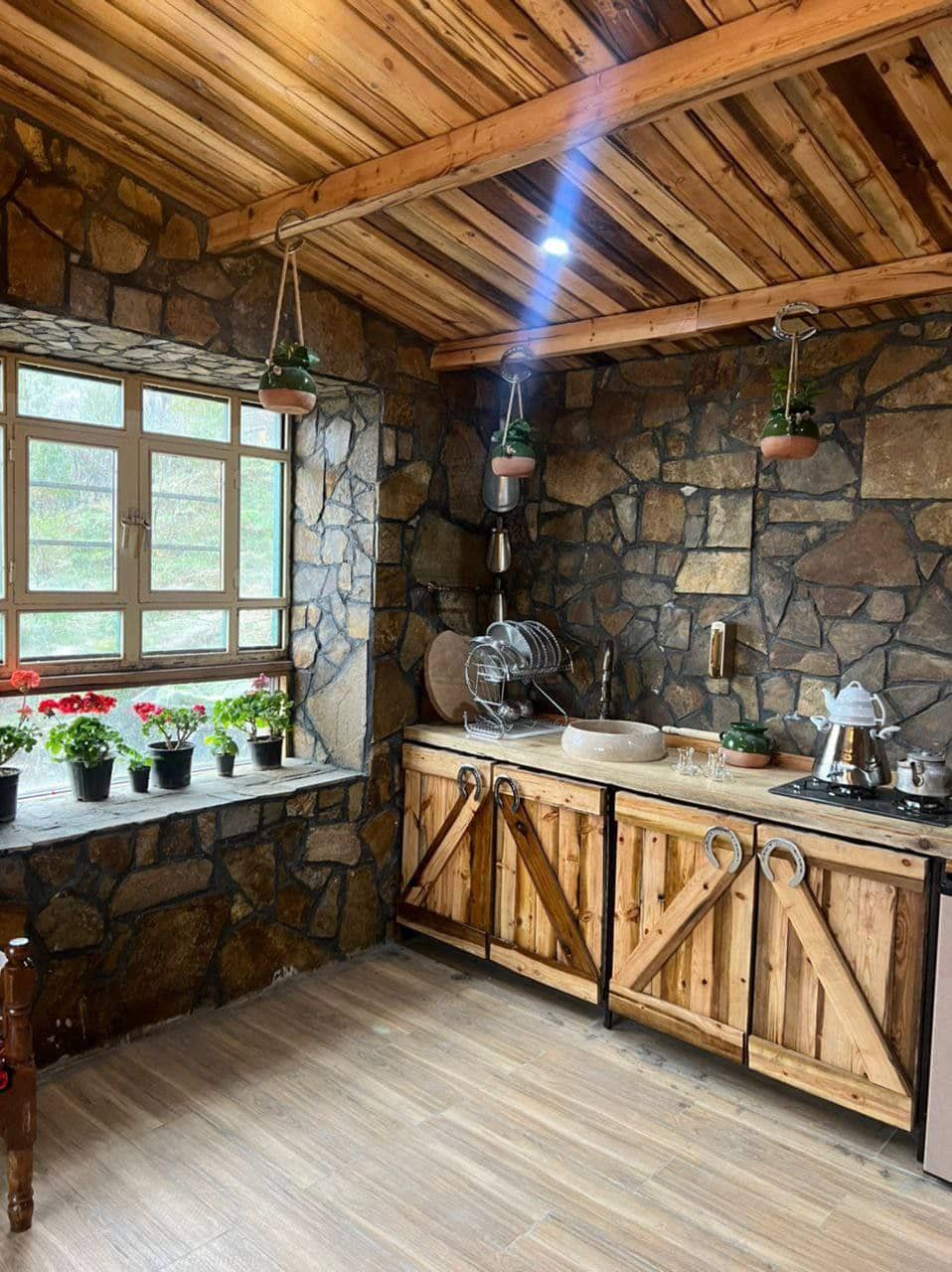 اجاره کلبه چوبی کوهستانی در گنج نامه همدان - کد 2