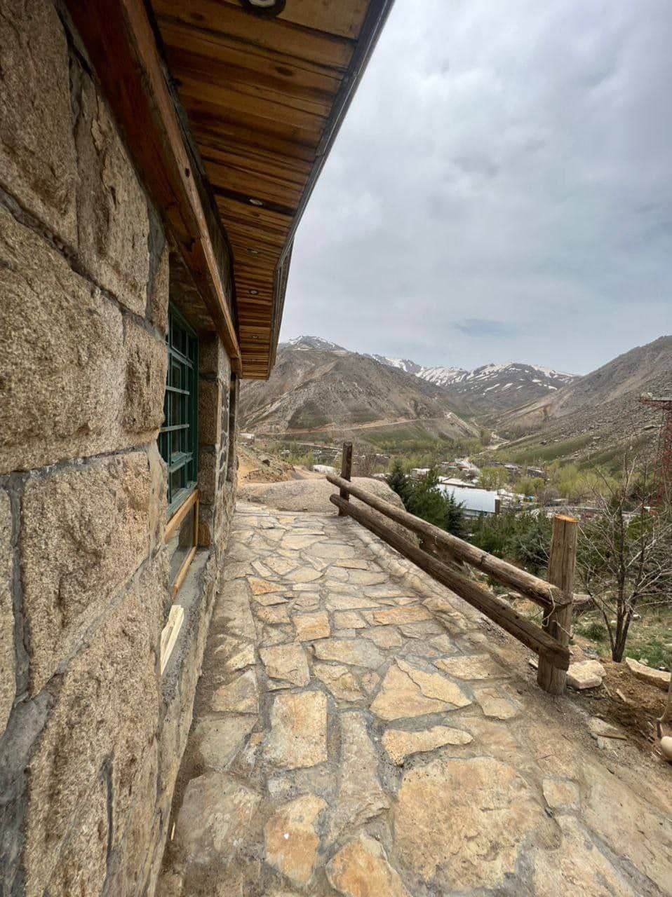 اجاره کلبه چوبی کوهستانی در گنج نامه همدان - کد 2