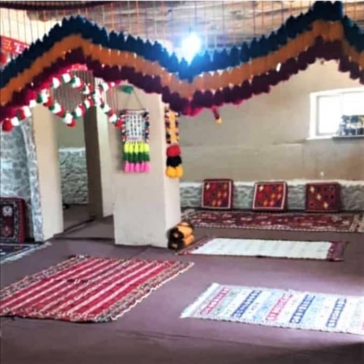 اجاره خانه روستایی در سربست سپیدان - 120 متری دوخوابه همکف