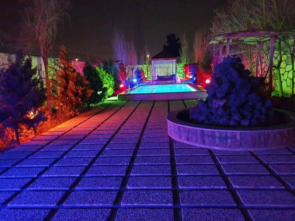 اجاره ویلا و  باغ با استخر روباز در احمد آباد مستوفی