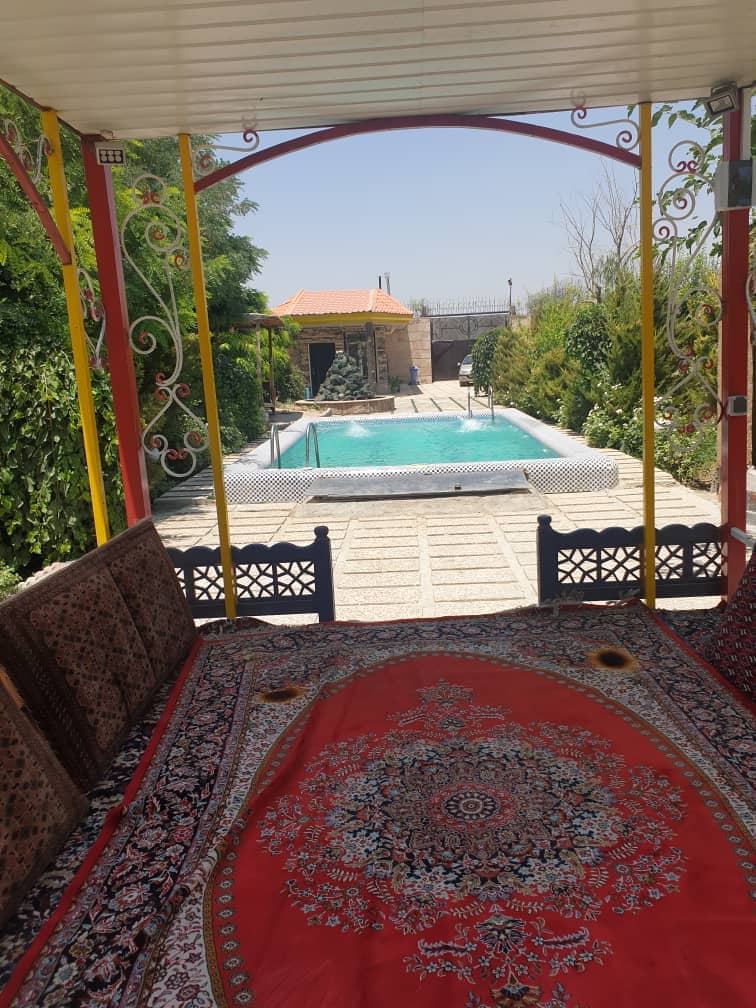اجاره ویلا و  باغ با استخر روباز در احمد آباد مستوفی
