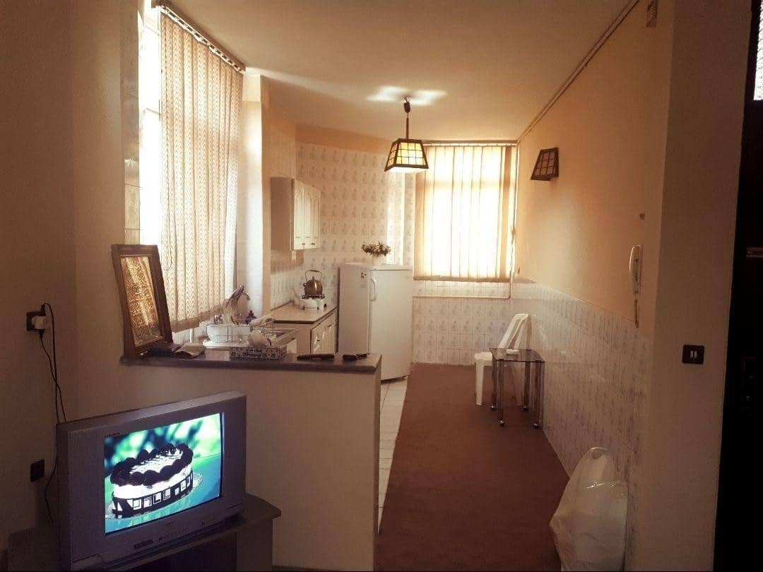 اجاره آپارتمان مبله یک خوابه در میدان انقلاب تهران -طبقه ی دوم 70 متری