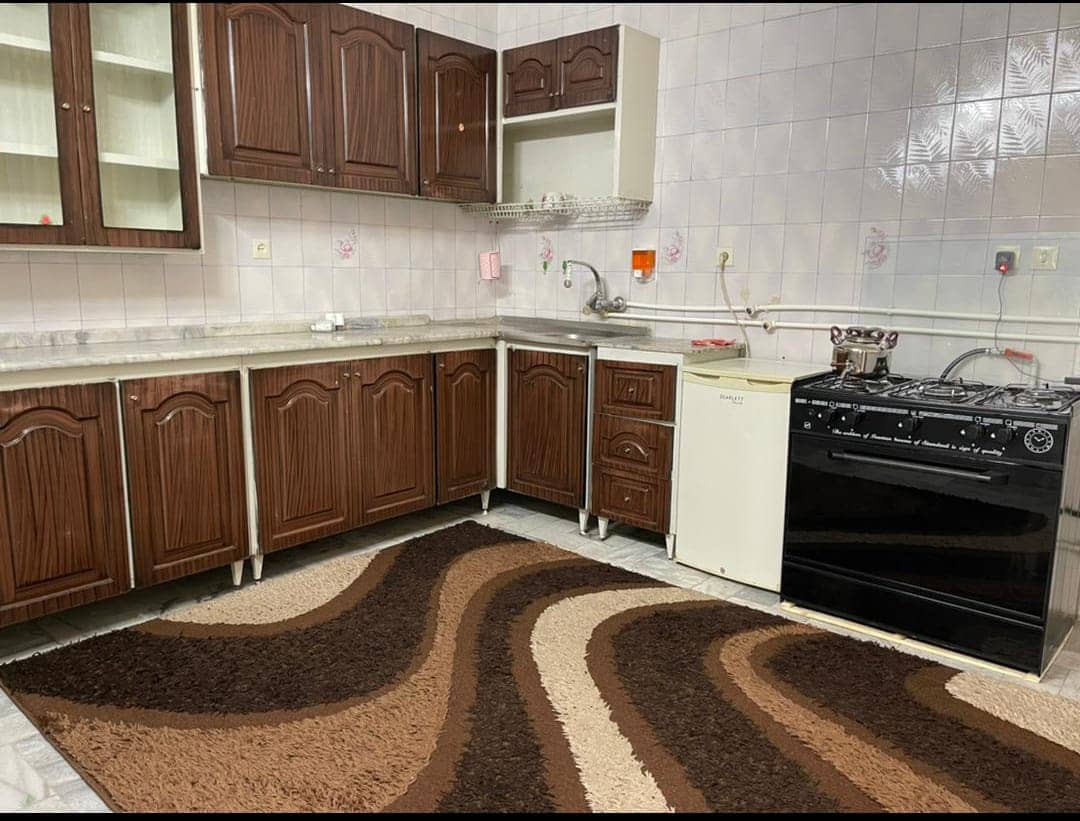 اجاره آپارتمان مبله یک خوابه در میدان امامت شرق تهران - طبقه ی زیرهمکف