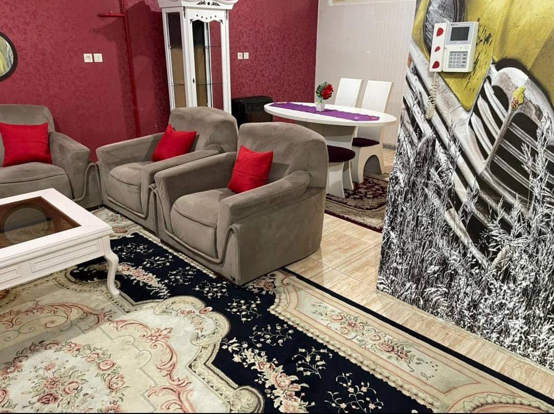 اجاره آپارتمان مبله یک خوابه در میدان امامت شرق تهران - طبقه ی زیرهمکف