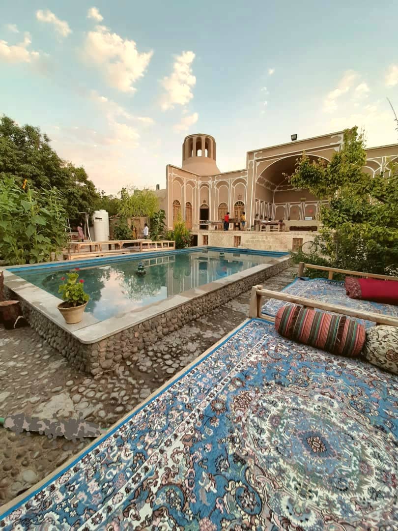 اجاره بوم گردی سنتی در مهریز یزد | واحد 4تخته همکف