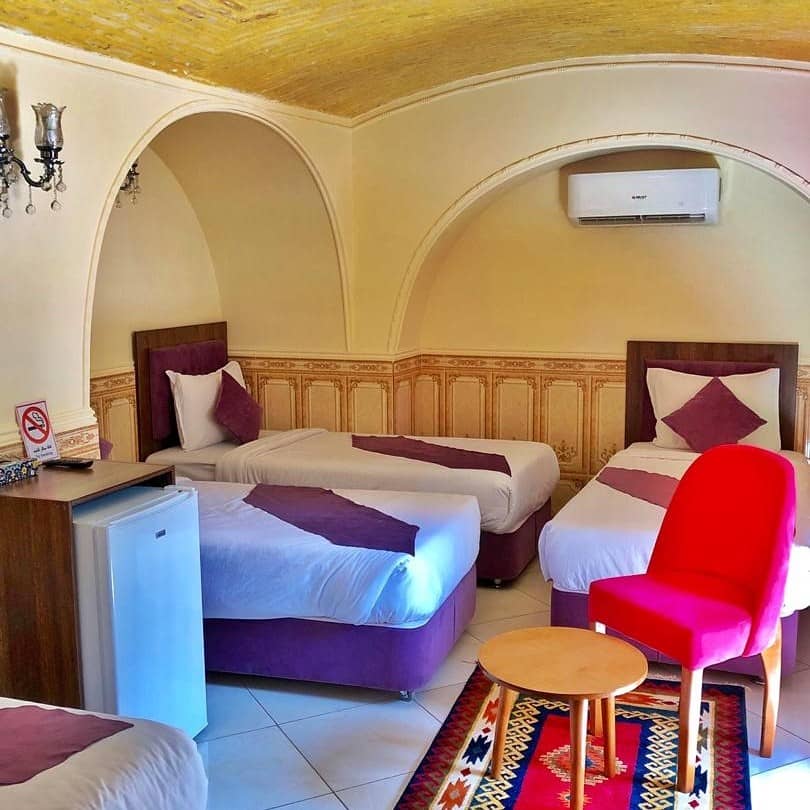 اجاره خانه سنتی در 9 دی شیراز - 4 تخته