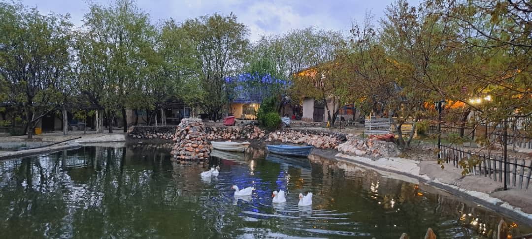 اجاره سوئیت vip در باغ خوشمکان سپیدان - پایین