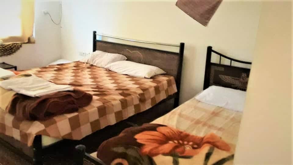 اجاره اتاق بومگردی در خوربیابانک اصفهان