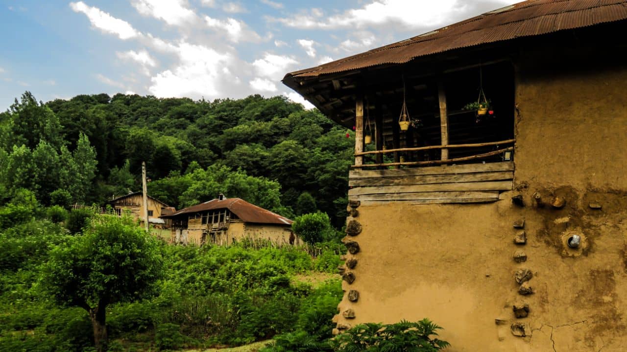 اجاره اتاق جنگلی سنتی در کچا - سراوان