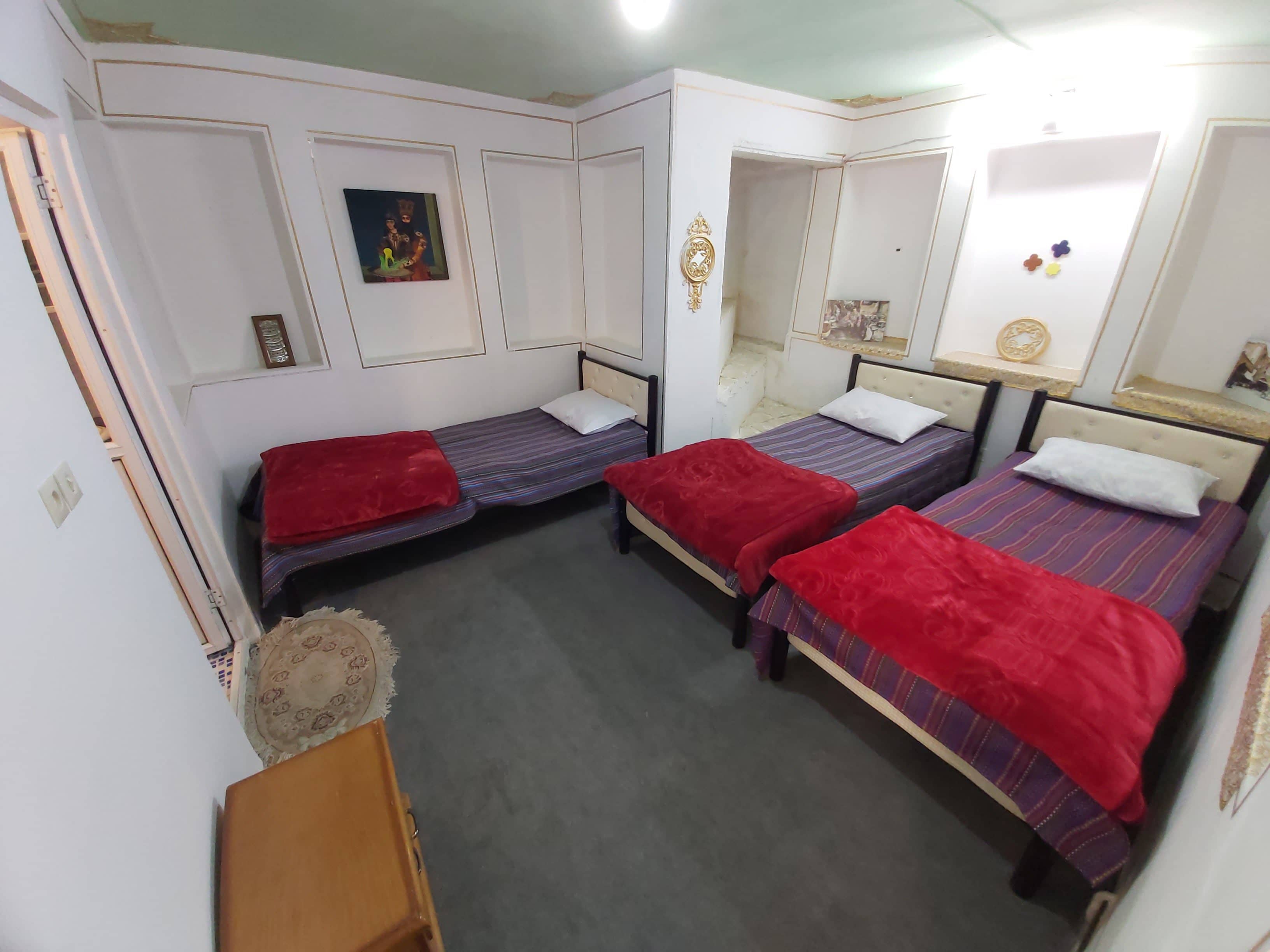 اجاره اتاق سنتی سه تخته ابن سینا اصفهان - 2