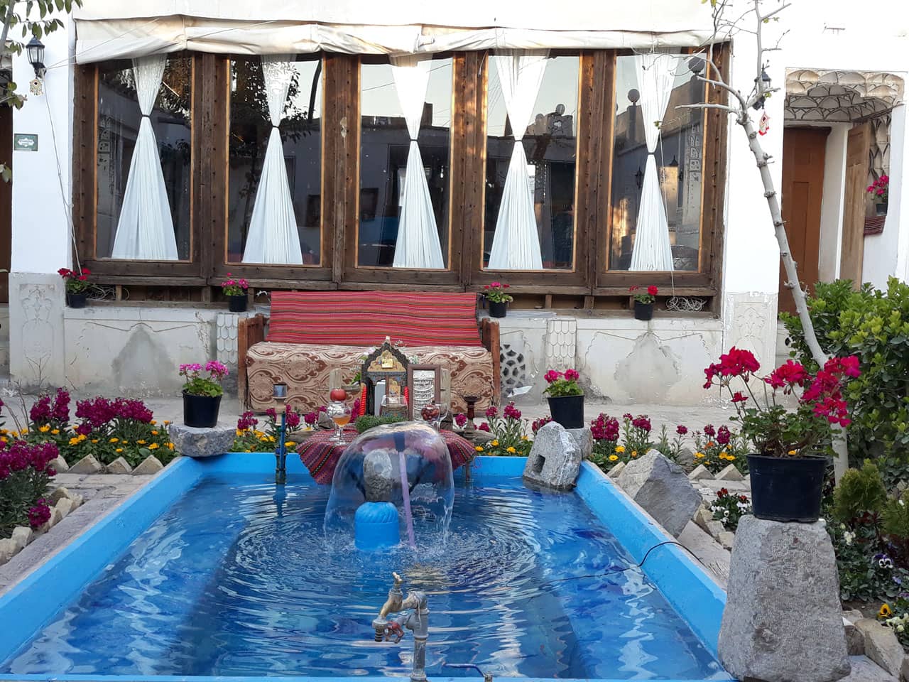 اجاره اتاق سنتی سه تخته ابن سینا اصفهان - 2