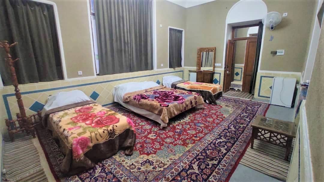 اجاره خانه سنتی در دکتر طبا نائین - 4تخته