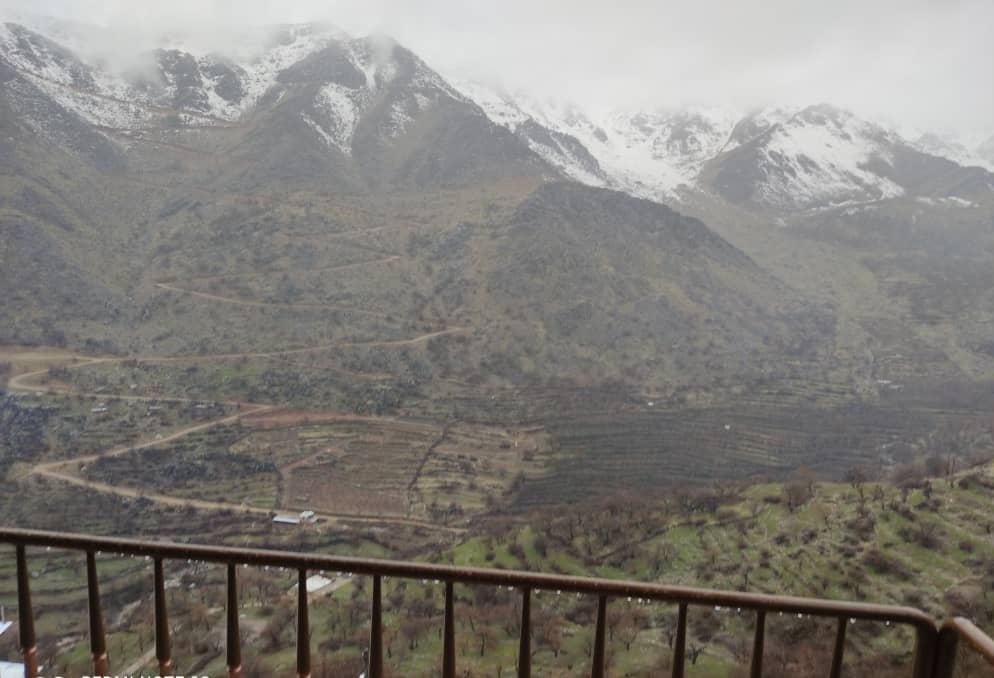 اجاره آپارتمان دوبلکس در اورمان تخت - کردستان180 متری طبقه ی دوم