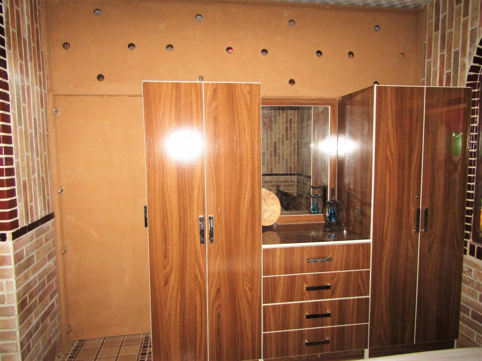 اجاره سوئیت مبله سنتی در قاضی میرحسین میبد