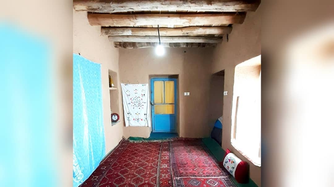 اجاره خانه سنتی در روئین اسفراین - بادام و گردو
