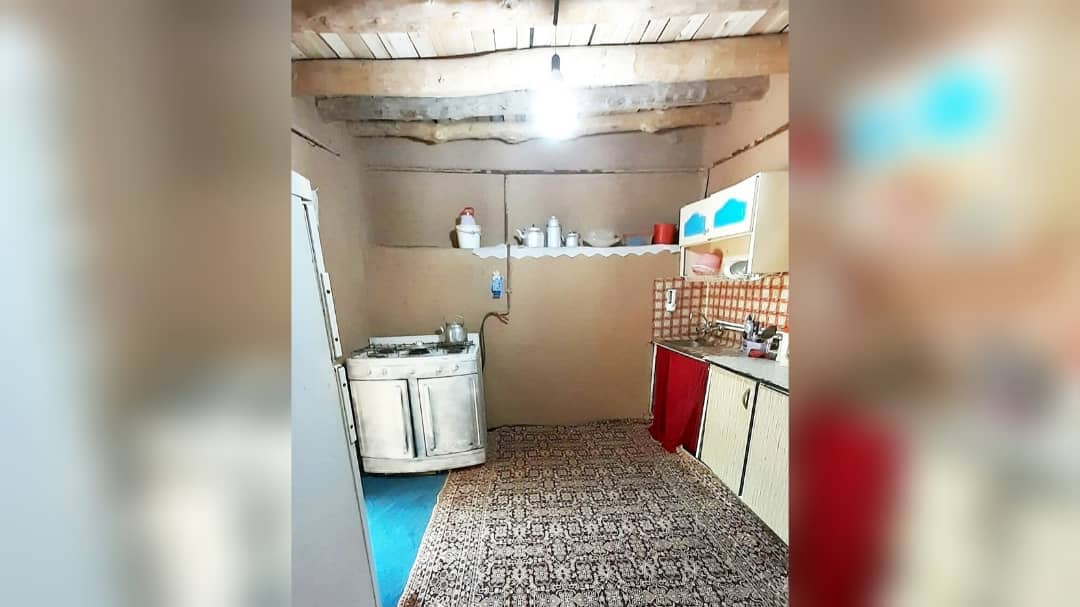 اجاره خانه سنتی در روئین اسفراین - بادام و گردو