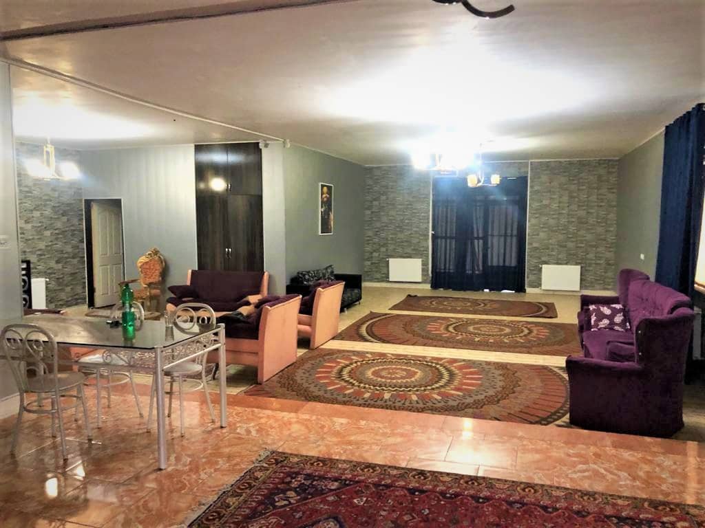 اجاره باغ ویلا با استخر سرپوشیده در گویم شیراز