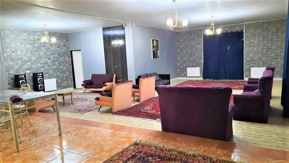 اجاره باغ ویلا با استخر سرپوشیده در گویم شیراز