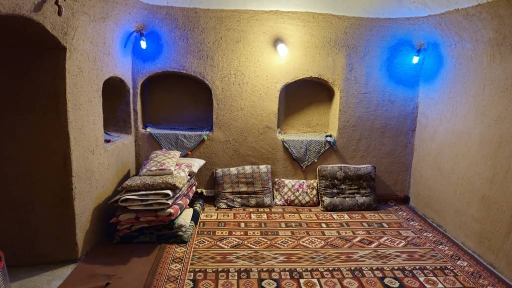 اجاره اقامتگاه بومگردی سنتی در انارک اصفهان-10 متری