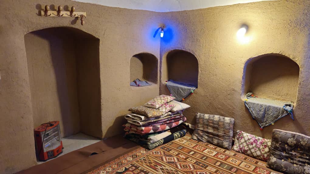 اجاره اقامتگاه بومگردی سنتی در انارک اصفهان-10 متری