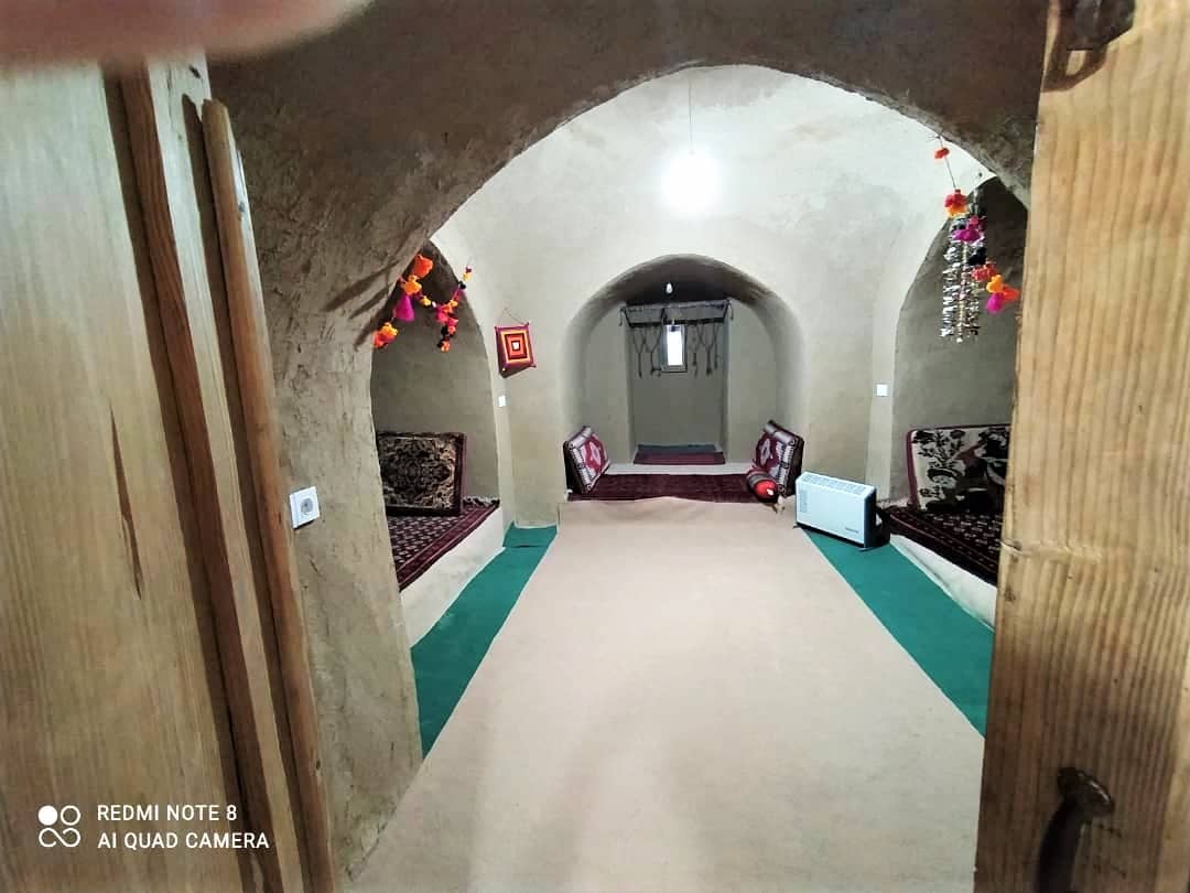 اجاره اتاق سنتی در خاتم الانبیا سنگان - 3