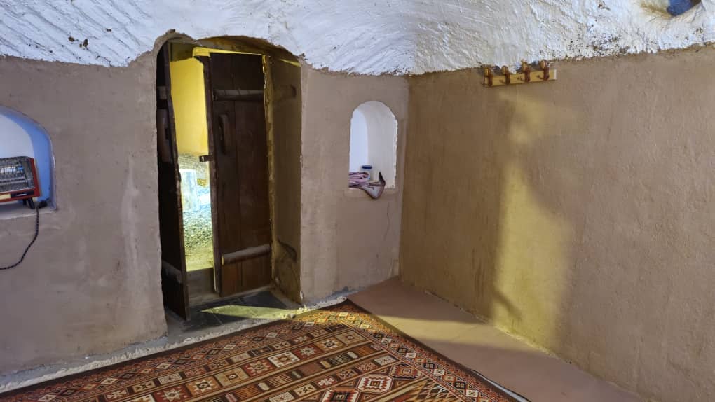 اجاره اتاق سنتی در انارک اصفهان-15 متری