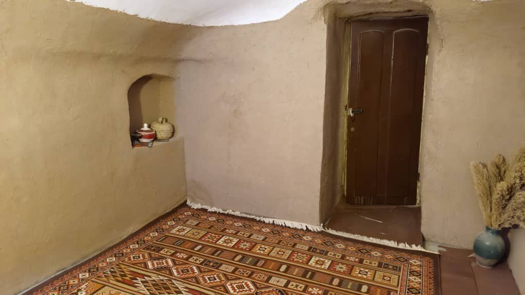 اجاره اتاق سنتی در انارک اصفهان-15 متری