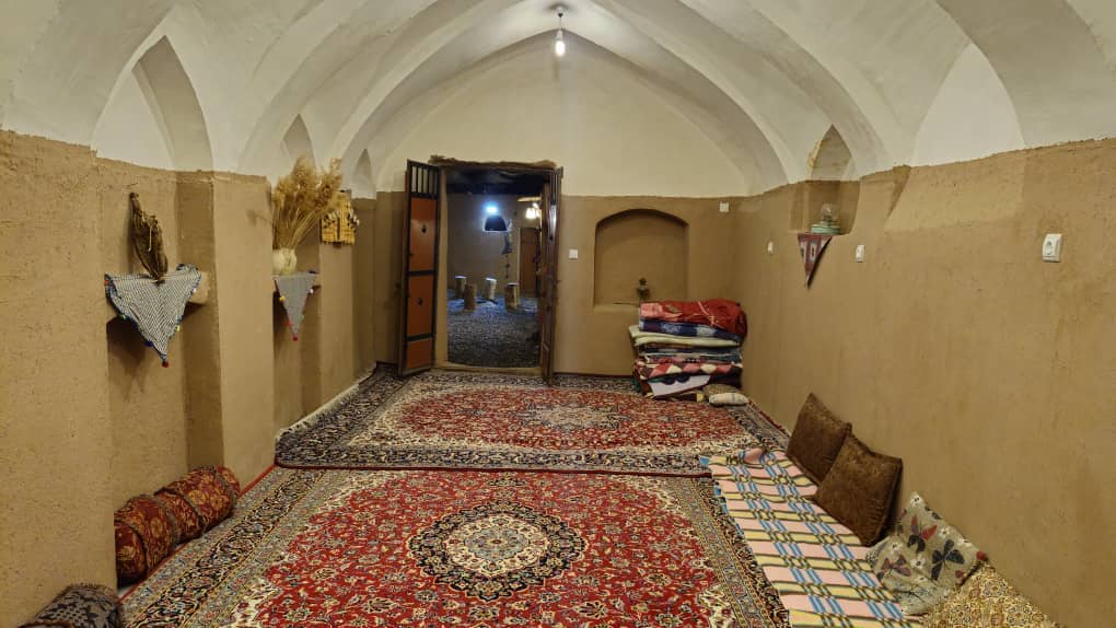 اجاره اتاق بومگردی سنتی در انارک اصفهان-25 متری