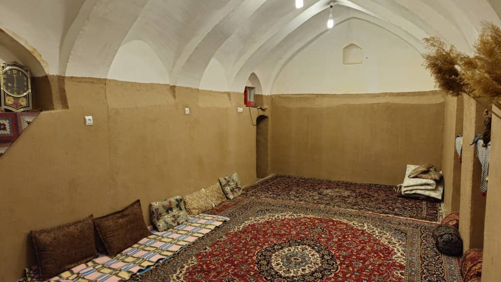 اجاره اتاق بومگردی سنتی در انارک اصفهان-25 متری