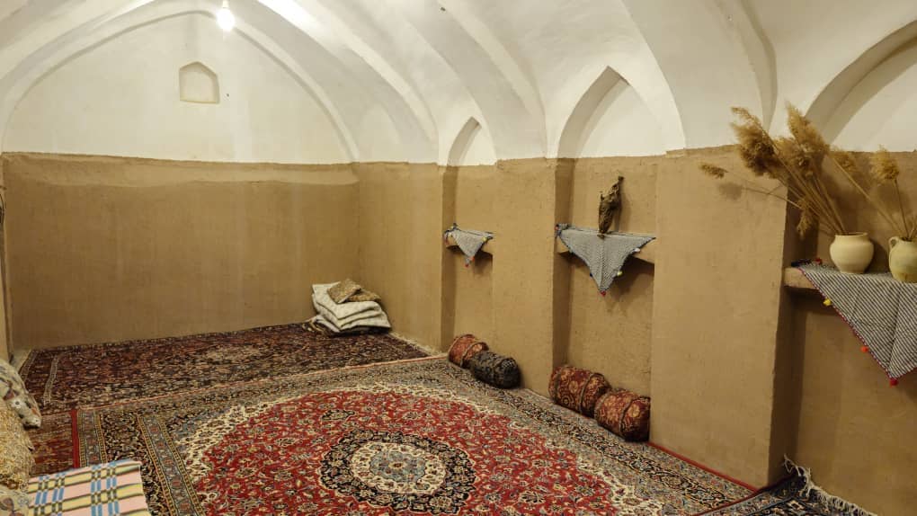 اجاره اتاق بومگردی سنتی در انارک اصفهان-25 متری