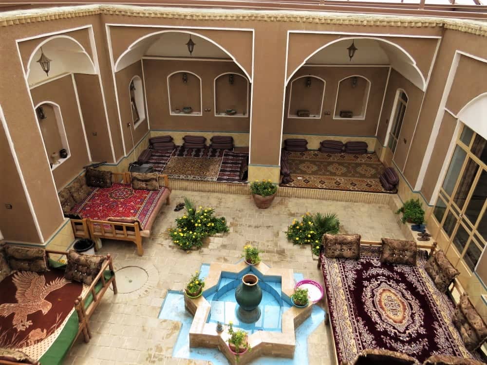 اجاره اقامتگاه بومگردی چهارتخته در بهشتی ورزنه- اتاق سه