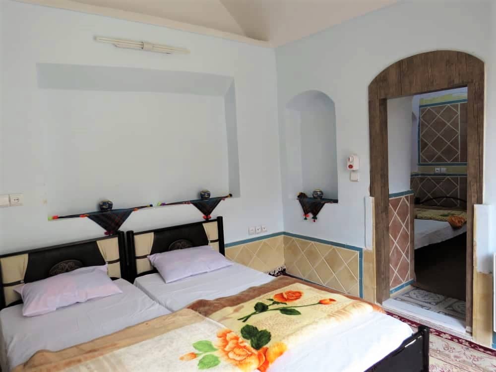 اجاره اقامتگاه بومگردی چهارتخته در بهشتی ورزنه- اتاق سه