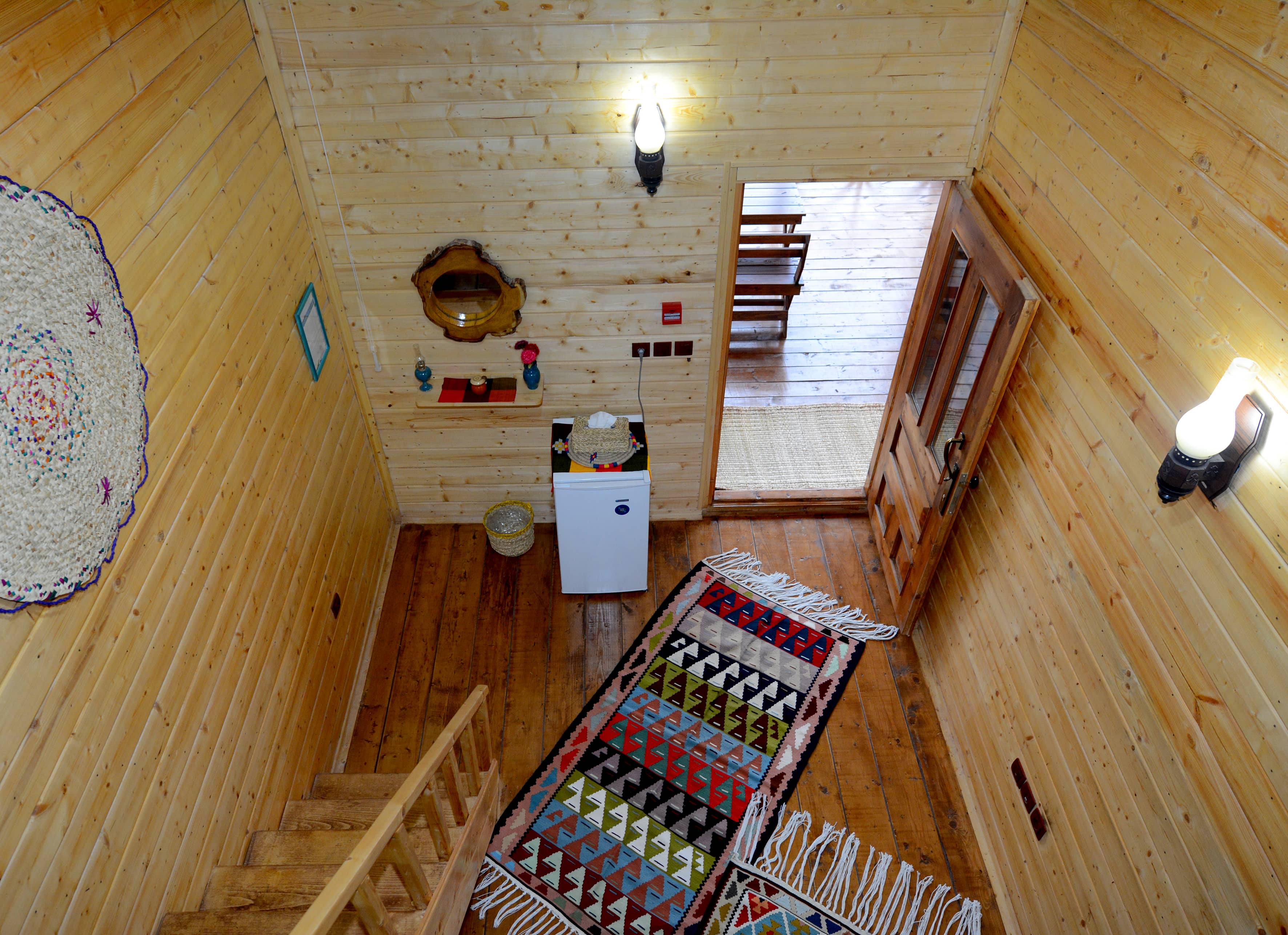 اجاره اتاق چوبی سنتی در کوزه گران شفت - شاه نشین