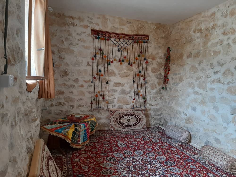 خانه روستایی در تنگ چوگان کازرون