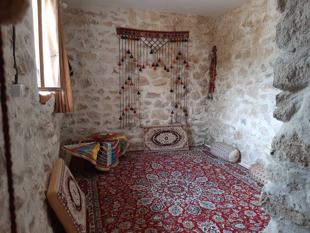 خانه روستایی در تنگ چوگان کازرون