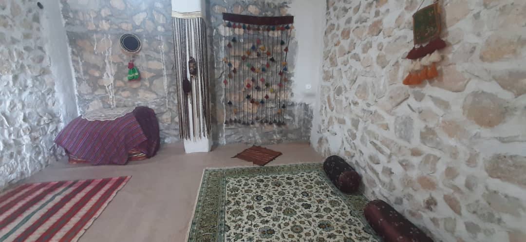 اجاره اتاق سنتی در تنگ چوگان کازرون
