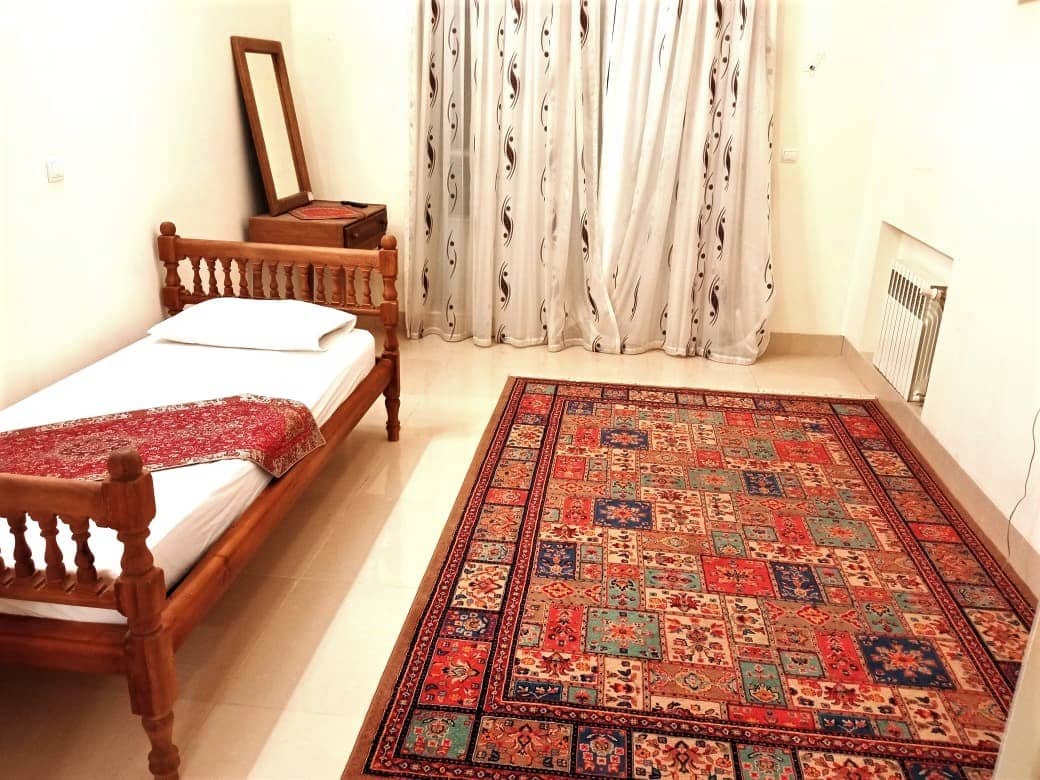 اجاره مهمانسرای سنتی در یزد - یک تخته