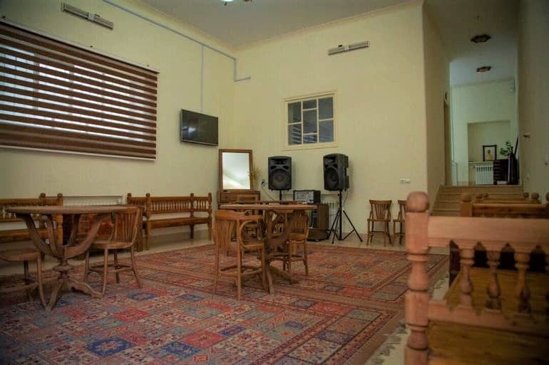 اجاره مهمانسرای سنتی در یزد - یک تخته