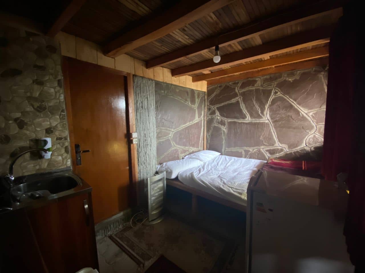 اجاره کلبه سنگی در اساس سوادکوه 