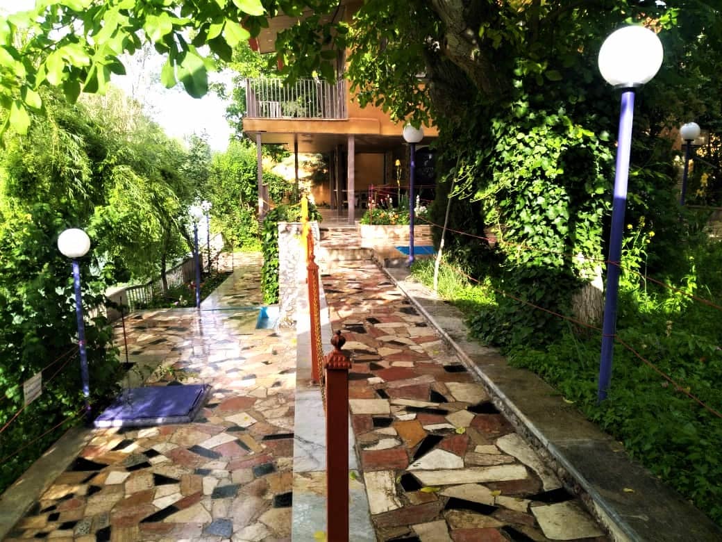 اجاره ویلا استخردار در اردال باغبهادران - لب آب