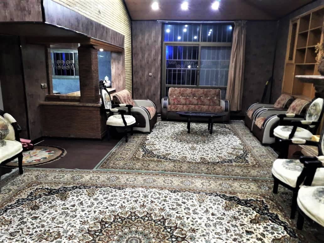 اجاره ویلا استخردار در اردال باغبهادران - لب آب