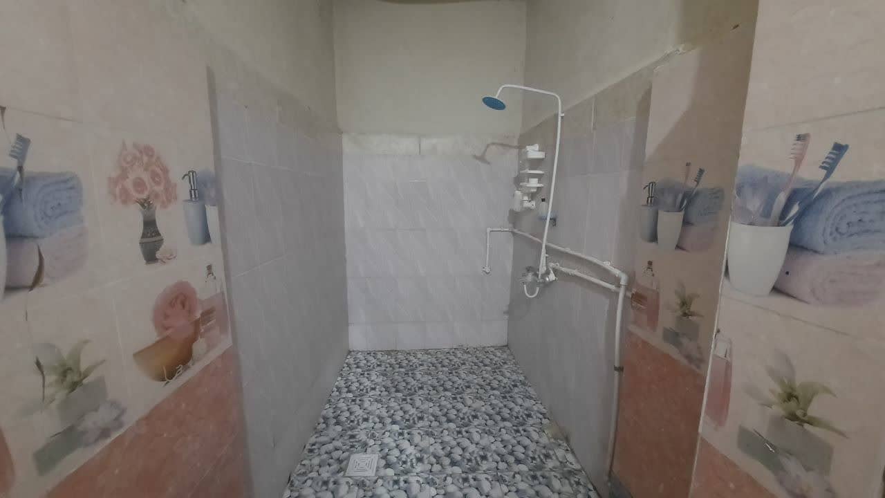 اجاره اقامتگاه بومگردی در انگوران دندی - جیران ننه حیاط و نما اقامتگاه
