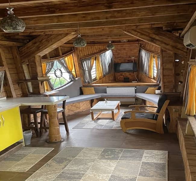 اجاره کشتی ساحلی در ساحل قو بندرانزلی - آبی پایین