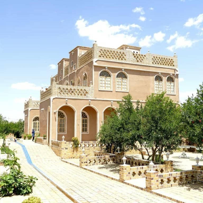 اجاره اقامتگاه بومگردی و اتاق سنتی در ولی عصر فردوس