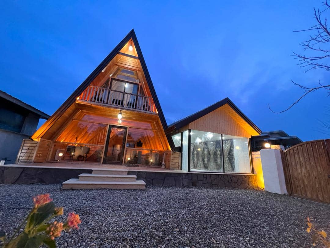 اجاره کلبه سوئیسی با استخر آبگرم در نیاسته