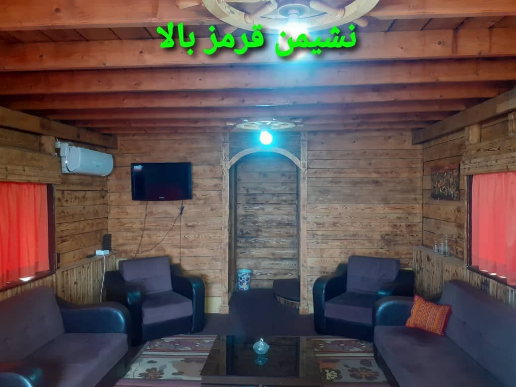 اجاره کشتی ساحلی در ساحل قو بندرانزلی - قرمز بالا