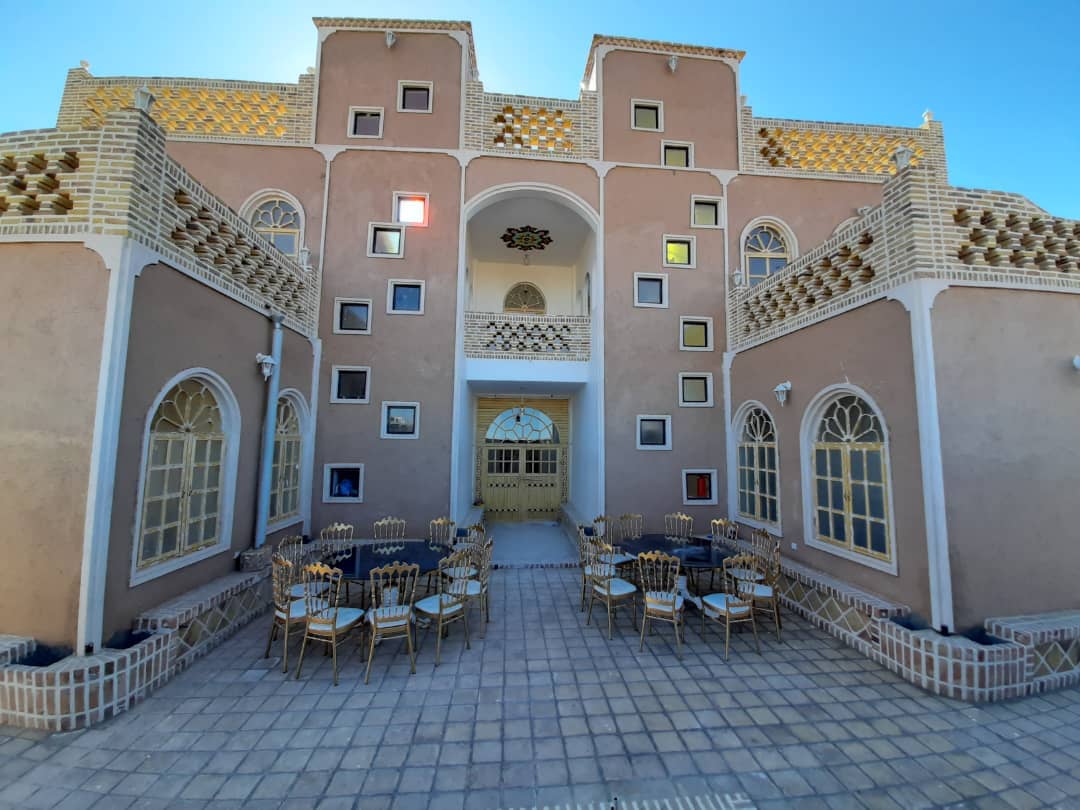 اجاره اقامتگاه بومگردی و عمارت سنتی در ولی عصر فردوس