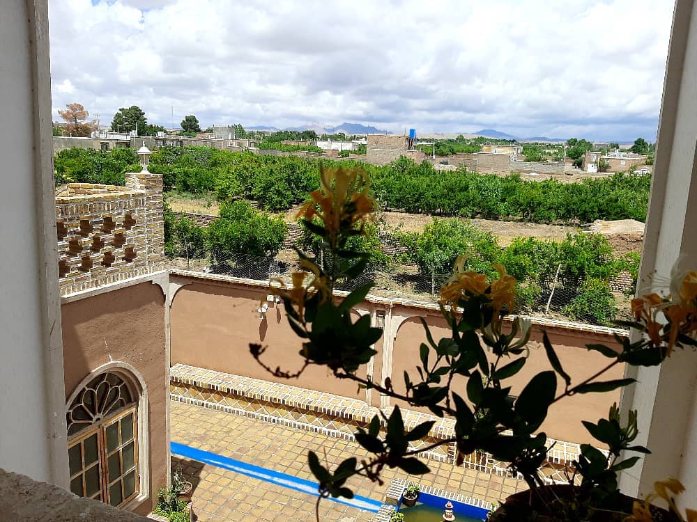 اجاره اقامتگاه بومگردی و عمارت سنتی در ولی عصر فردوس